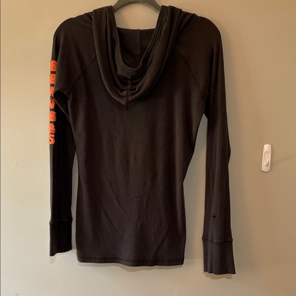 Colosseum Black Oregon State University Hoodie with Orange Emblem - Picture 7 of 9